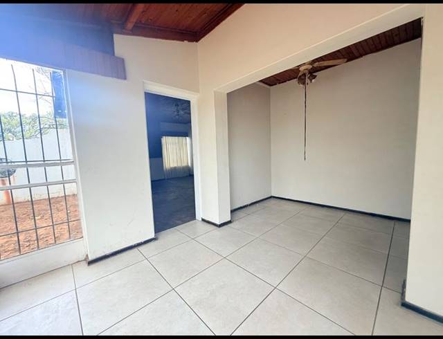3 BEDROOM HOUSE FOR SALE IN VANDERBIJLPARK CW 4